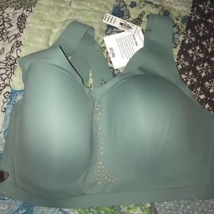 VSX: Victoria Secret sports bra 34DDD or 36DD